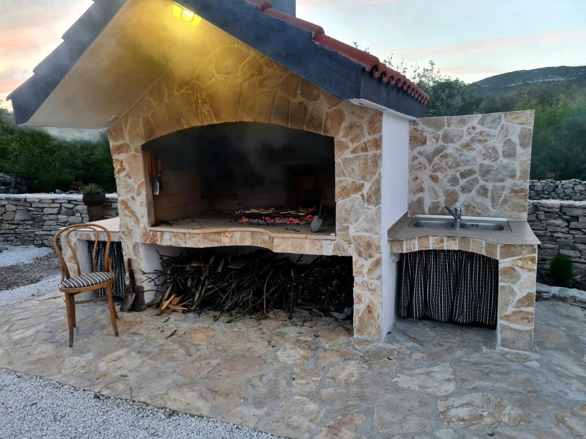 فيلا House Camellia With Fenced Pool And Playground Blizna Donja المظهر الخارجي الصورة