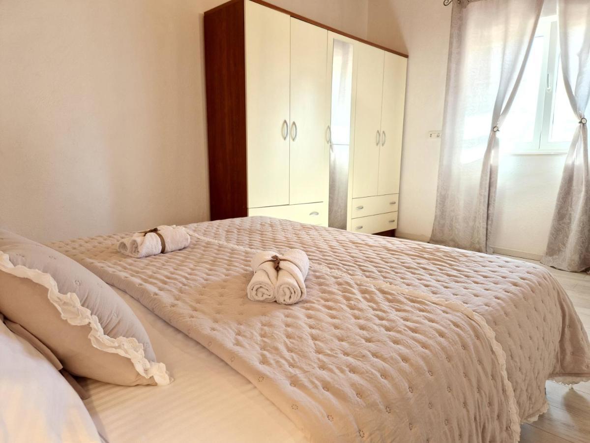 فيلا House Camellia With Fenced Pool And Playground Blizna Donja المظهر الخارجي الصورة